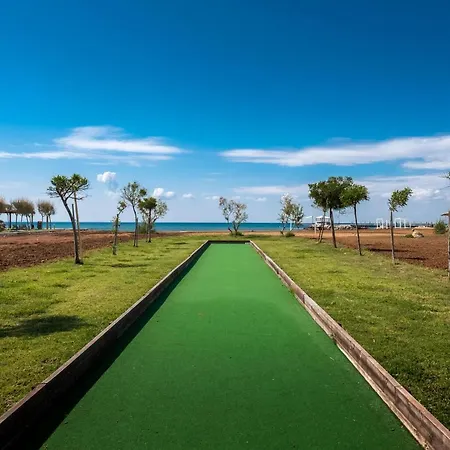 Thalassa Family & Waterpark