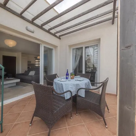 Apartment Thalassa Family & Waterpark Vokolidha