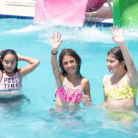 Thalassa Family & Waterpark Vokolidha