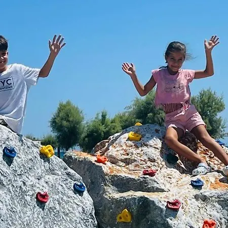 Thalassa Family & Waterpark