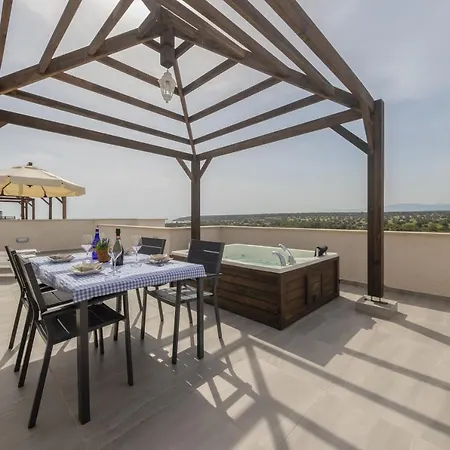 Thalassa Family & Waterpark Apartment *
